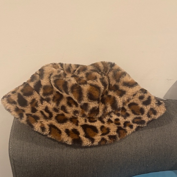 Ed Hardy Hat with Leopard Pattern - Picture 4 of 5